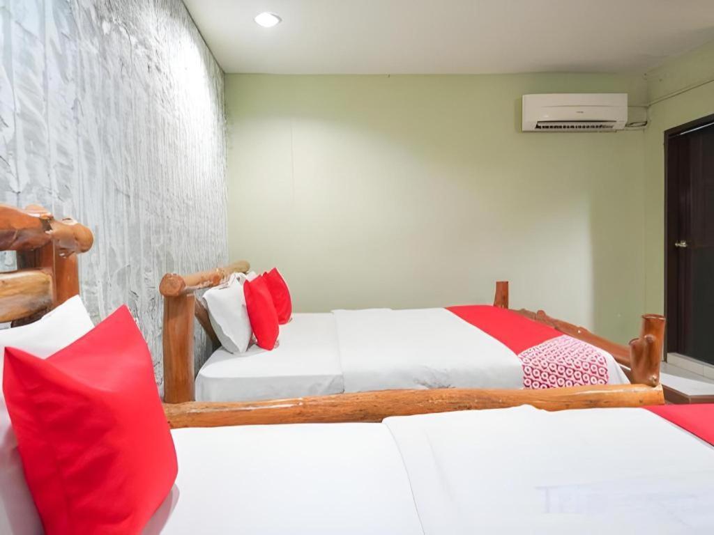 900 Inn Bintulu Exterior photo