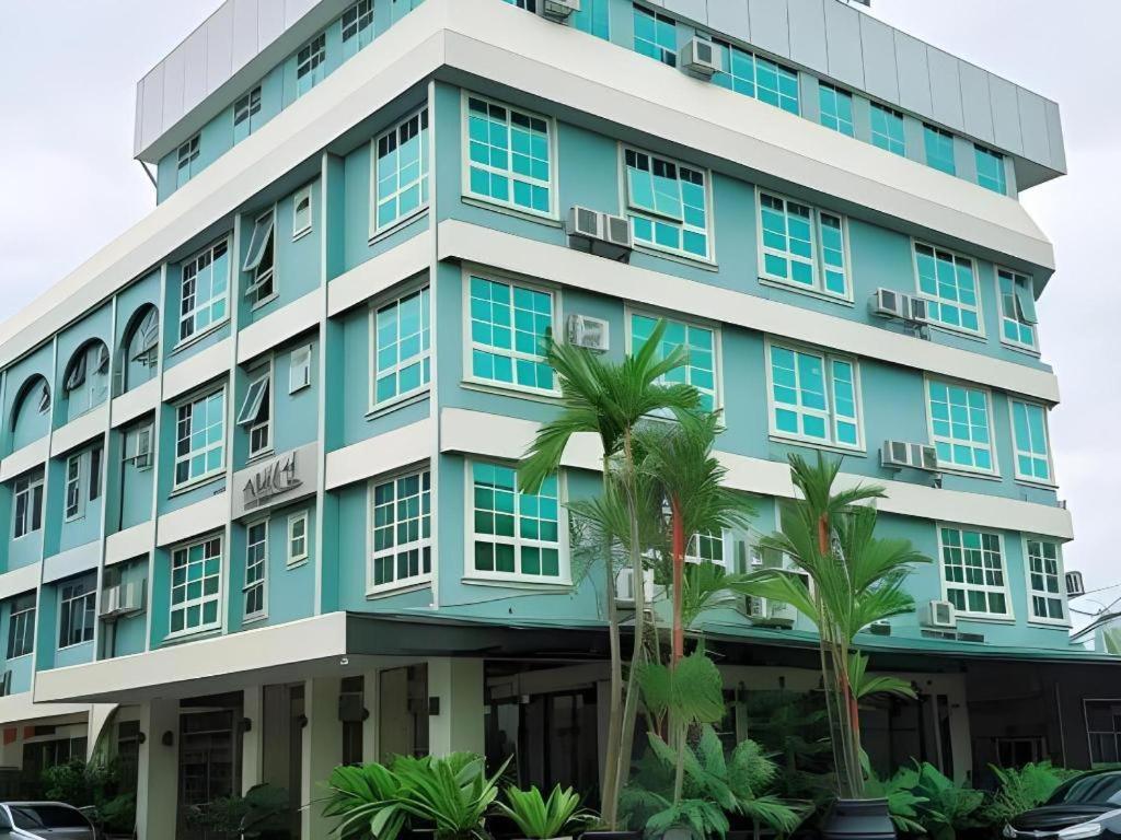900 Inn Bintulu Exterior photo